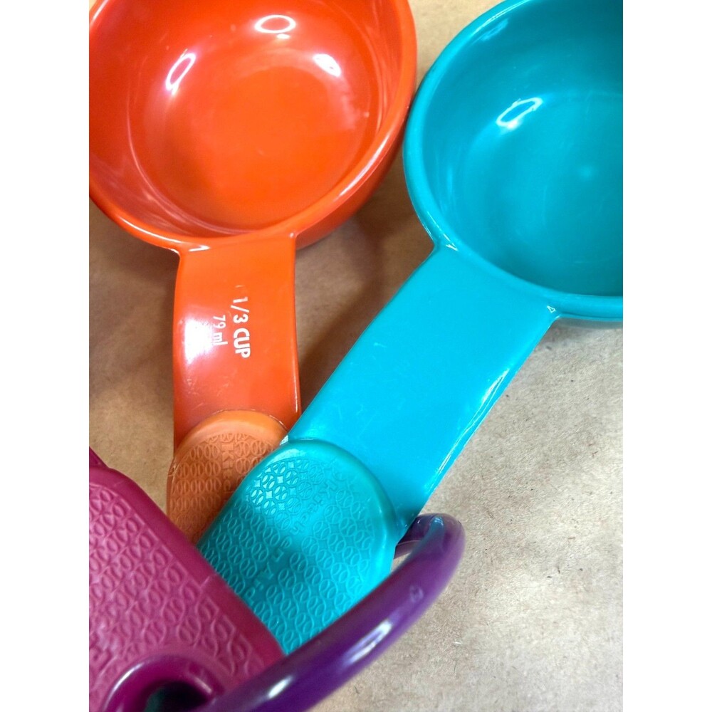 KitchenAid 4-Piece Universal Measuring Cup Set | Retro, 80s, Funky, Colorful - Picture 11 of 11